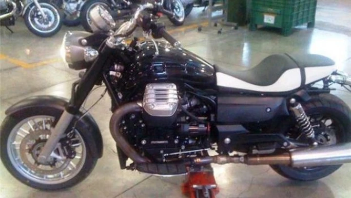 Moto Guzzi California 1400: nuove foto spia