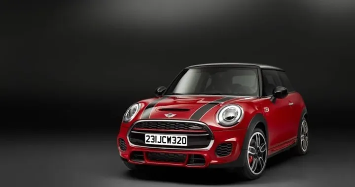 Sulla nuova Mini John Cooper Works il 2.0 sale a 231 CV