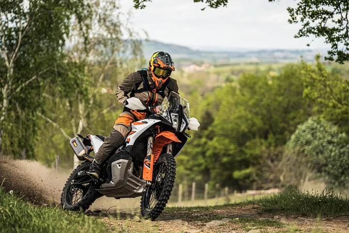 KTM 890 Adventure R pronta a dare battaglia al Prologo di Erzbergrodeo 2023
