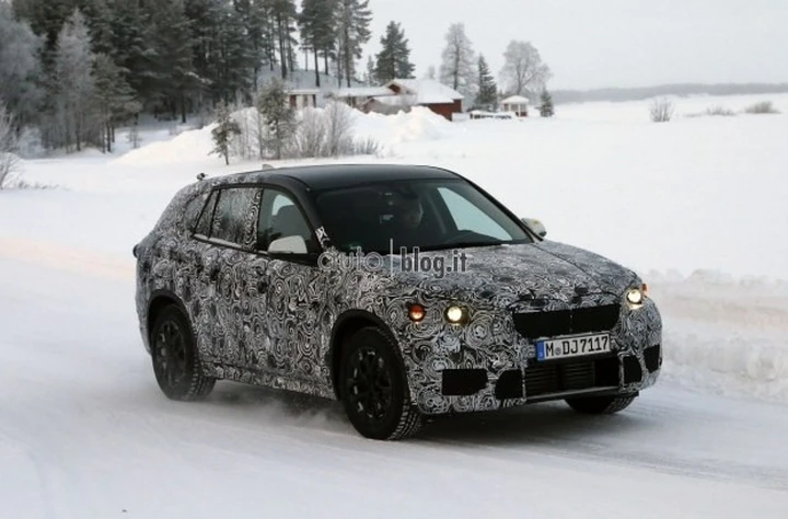 BMW X1: foto spia della nuova generazione