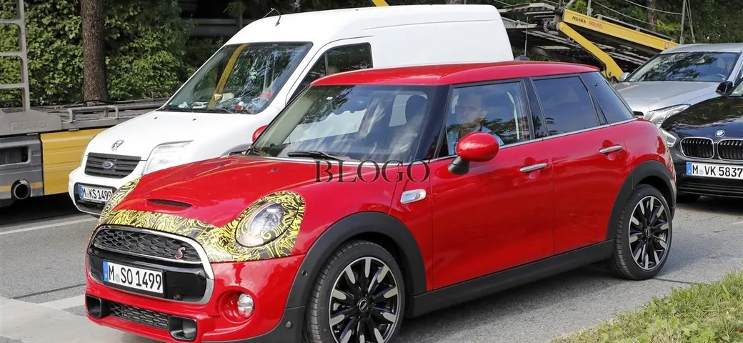 Mini Cooper S facelift: foto spia della cinque porte