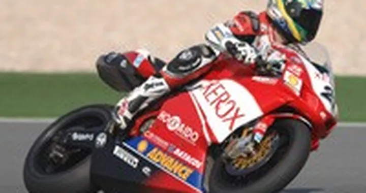 Bayliss chiude primo, Biaggi e Corser secondi