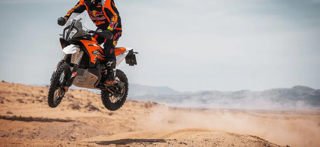 KTM 890 Adventure R Rally 2024: un vero gioiello per gli appassionati di moto off-road