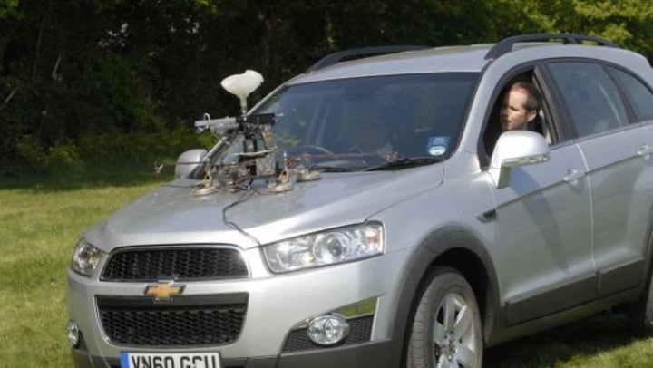 Chevrolet: in Gran Bretagna la Captiva debutta con il Paintball