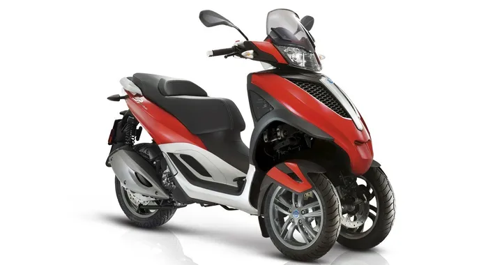 Piaggio MP3 si aggiorna con Yourban LT e Yourban Sport LT
