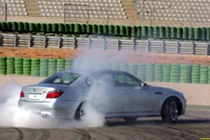M5: a togliere il limitatore ci pensa BMW...