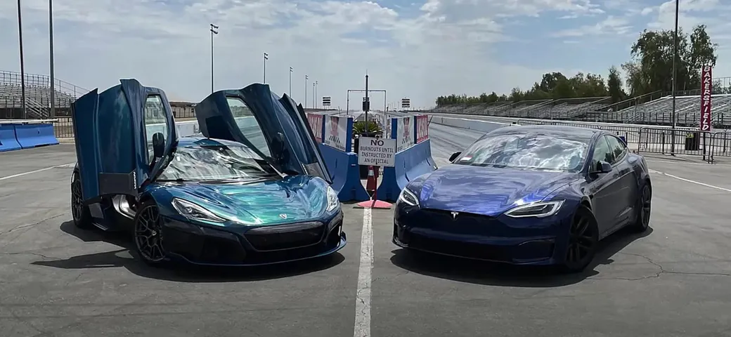 Rimac Nevera vs Tesla Model S Plaid: drag race elettrica [Video]