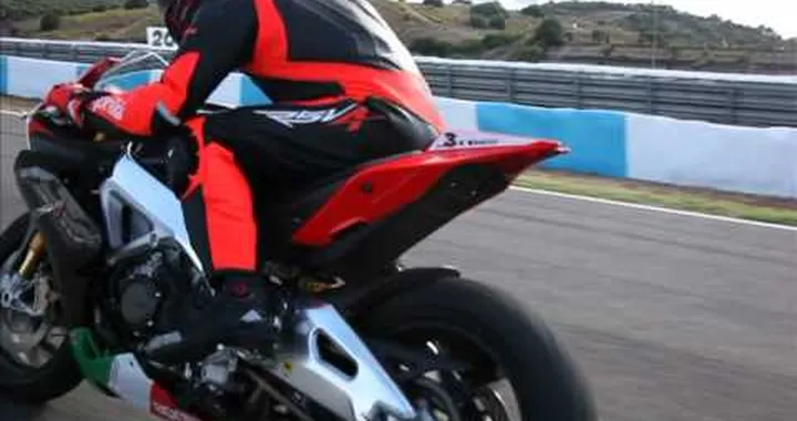 RawCut: 2011 Aprilia RSV4 Factory APRC SE. Unedited action and beauty shots