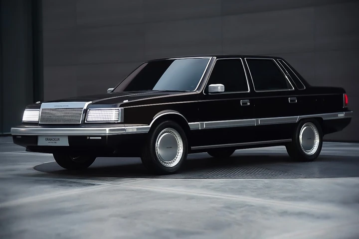 Hyundai Grandeur: il restomod elettrico per l'ammiraglia