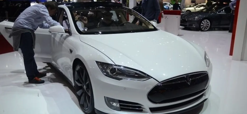 Tesla Model S al Salone di Ginevra 2014 Live