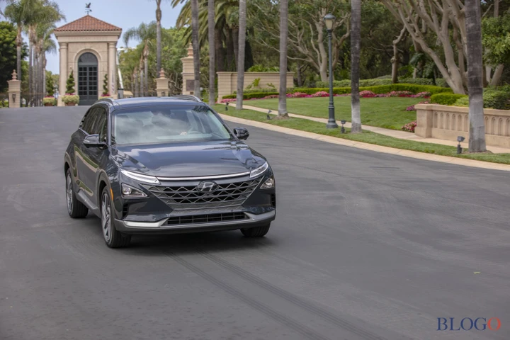 Hyundai NEXO: il SUV a idrogeno è realtà [Video]