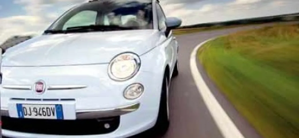 Prima o poi si dovevano incontrare: Jeremy Clarkson e la Fiat 500