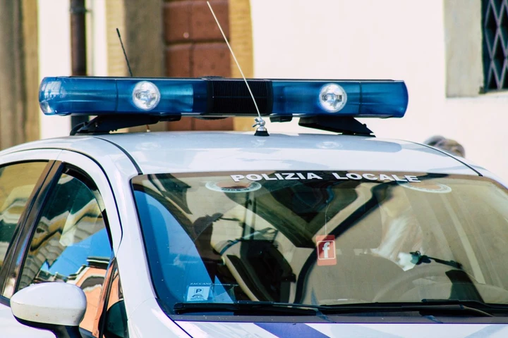 Agente della Polizia Locale cancella migliaia di multe, forse per ripicca