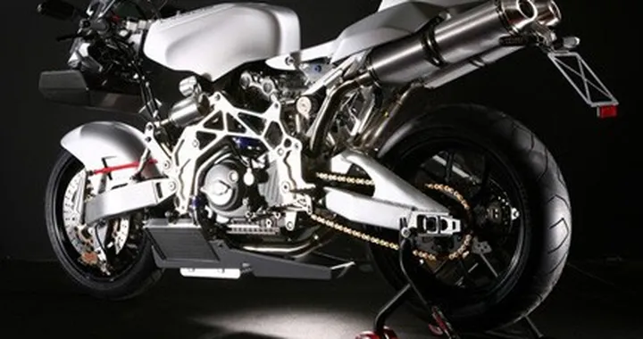 Vyrus al Luxury & Yachts