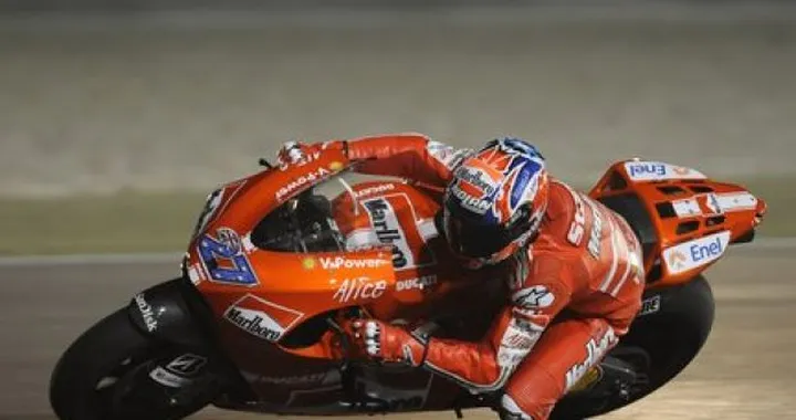 MotoGP a Losail: FP1, Stoner in testa, Rossi non molla