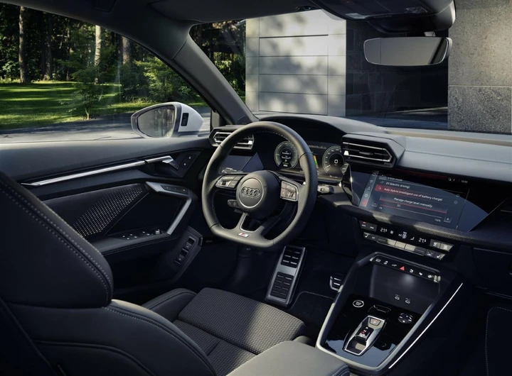 Audi A3 allstreet plug-in hybrid interni