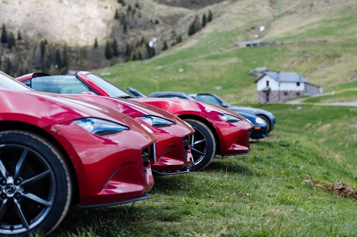 Mazda MX-5 Back to Drive: raduno diffuso che celebra il ritorno alla normalità
