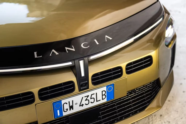 Lancia, uno dei problemi è nei giovani: il marchio è sconosciuto