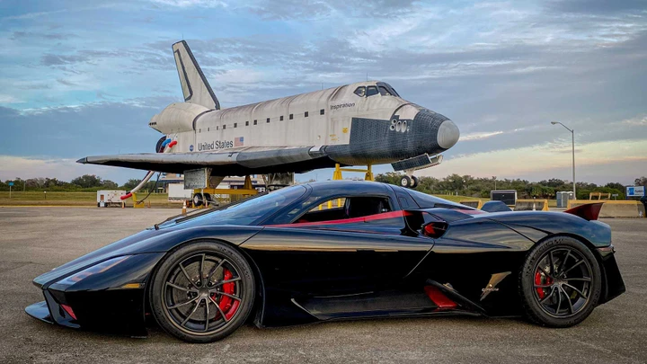SSC Tuatara: è lei l'auto più veloce del mondo con 455,3 km/h