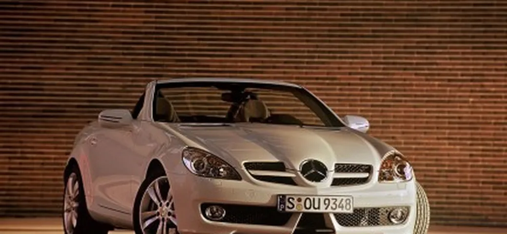 Mercedes SLK restyling: tutte le info e le immagini ufficiali