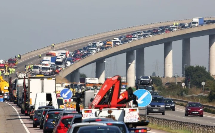 L'incidente coinvolge oltre 100 automobili. Colpa della nebbia