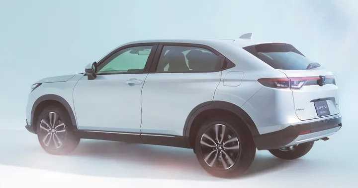 Honda HR-V e: HEV, novità, motore ibrido, interni