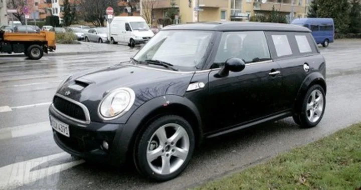 La Mini SUV quasi senza veli