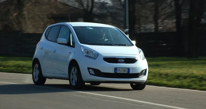 Kia Venga: brochure, prezzi, informazioni e prova consumi