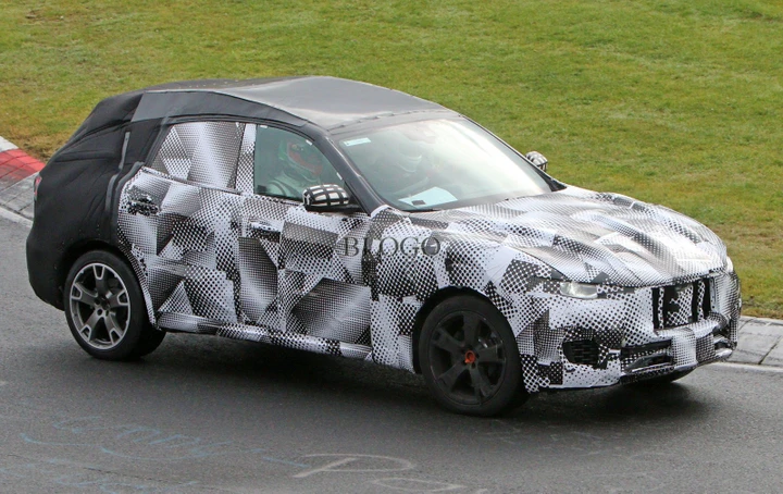 Foto spia: Maserati Levante al Nurburgring