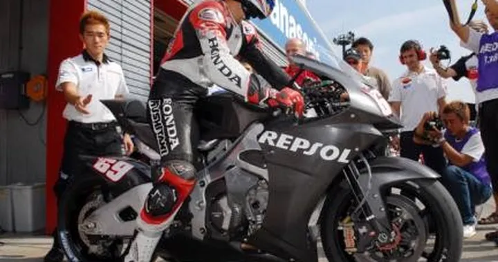 Presentazione ufficiale della Honda 800 RC212V