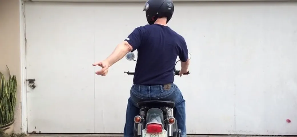 Il linguaggio dei segni tra motociclisti [Video]