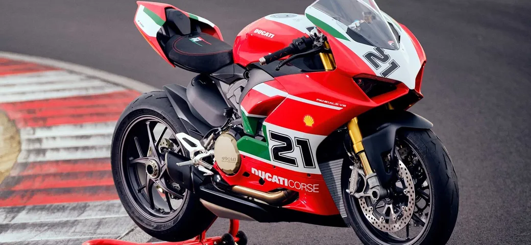Ducati Panigale V2 Bayliss 1st Championship 20th Anniversary, iniziata la produzione