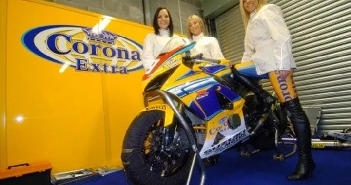 SBK Paddock Girls di Donington