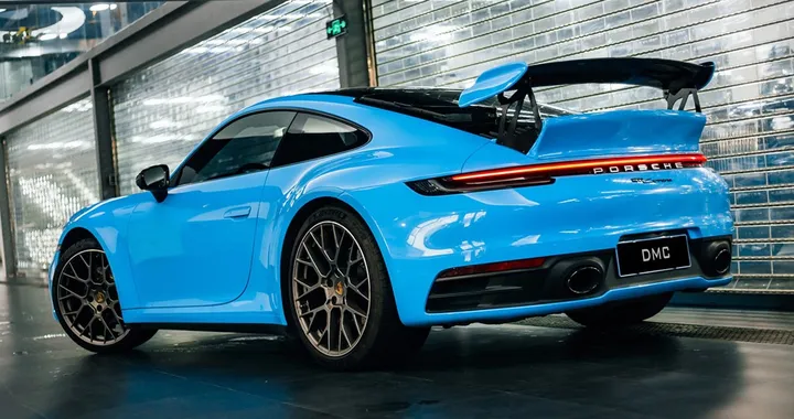 DCM: la Porsche 911 si converte in GT3 ma con l'alettone della 997