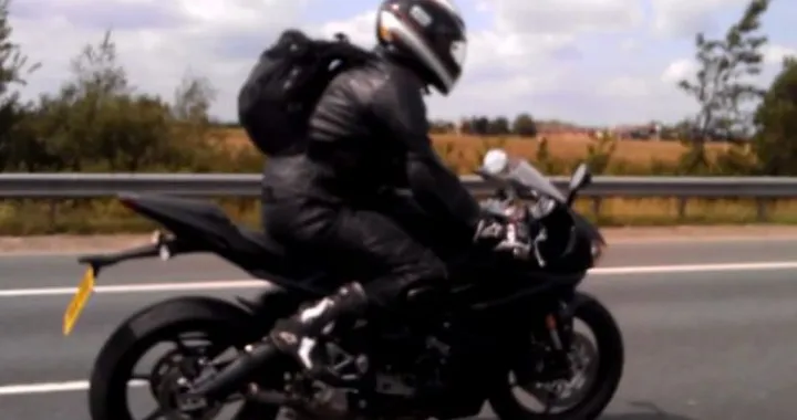 Triumph Daytona 675 2012: video spia