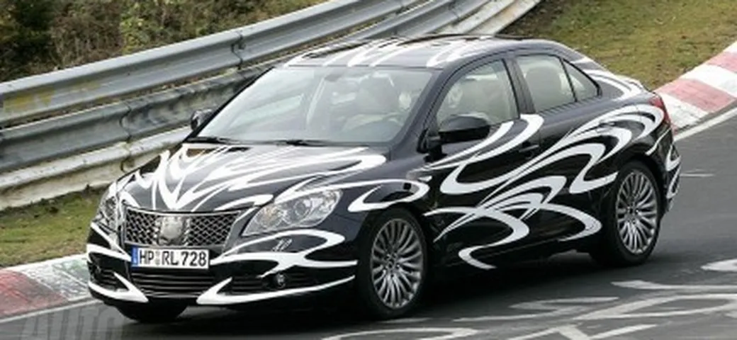 Suzuki cancella la Kizashi: la crisi continua a picchiare duro in Giappone