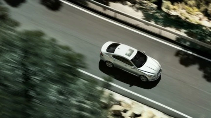 Grande richiesta e ritardi nelle consegne per la Jaguar XF
