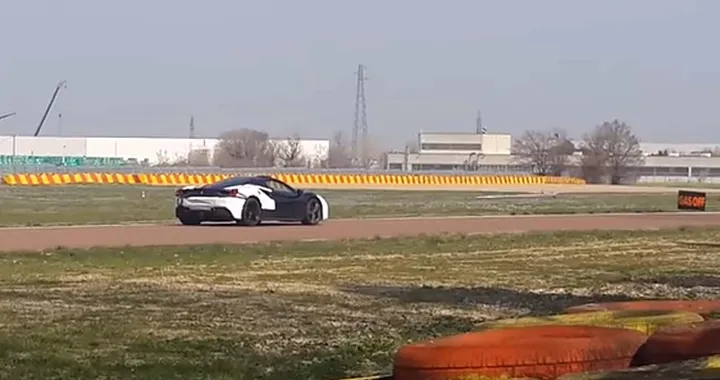Ferrari ibrida: video spia di una 488 silenziosa