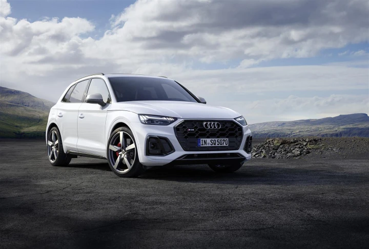 Nuova Audi SQ5 TDI: prezzi da 82.700 euro