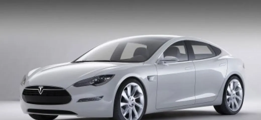 Daimler: ceduto il 40% delle azioni Tesla alla araba Aabar Investments