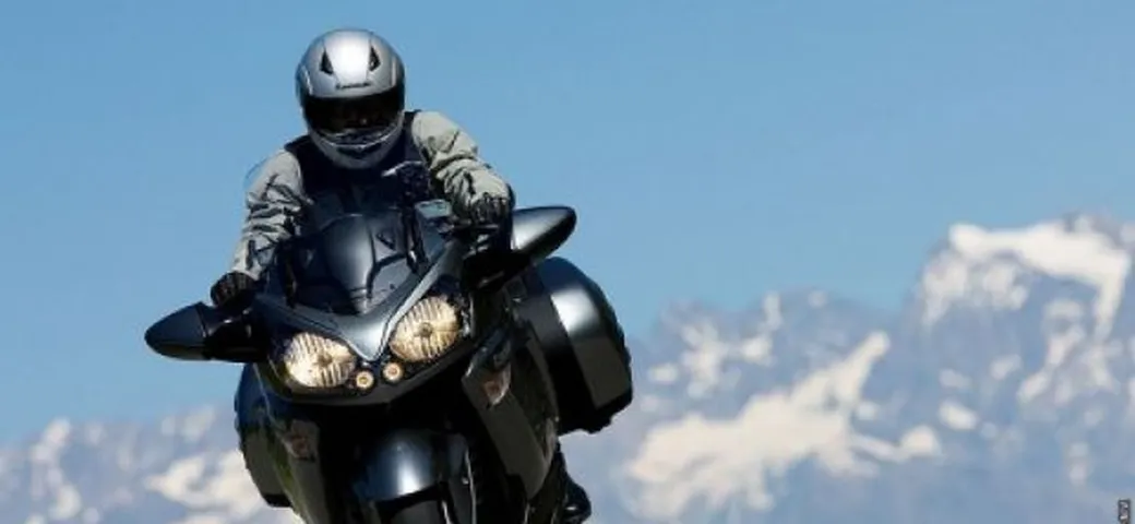 Kawasaki 1400GTR con visore notturno nel 2010?