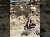 Casey Stoner: fuoristrada in scooter durante la vacanza in Grecia (Video)