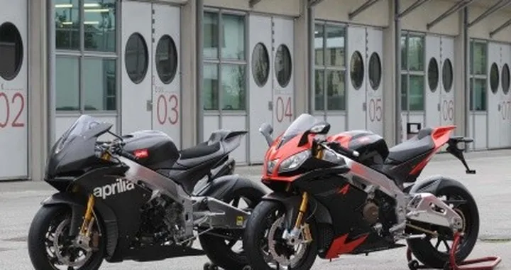 Aprilia RSV4 Superbike e Factory, accoppiata vincente!