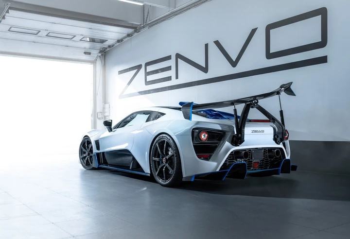 Zenvo TSR-S: hypercar danese plasmata con materiali compositi