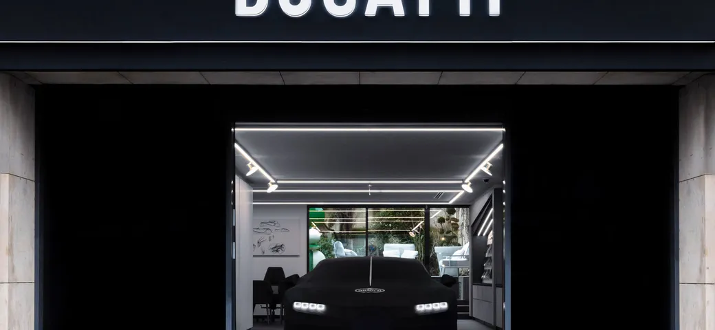 Bugatti apre uno showroom a Parigi che farà scuola