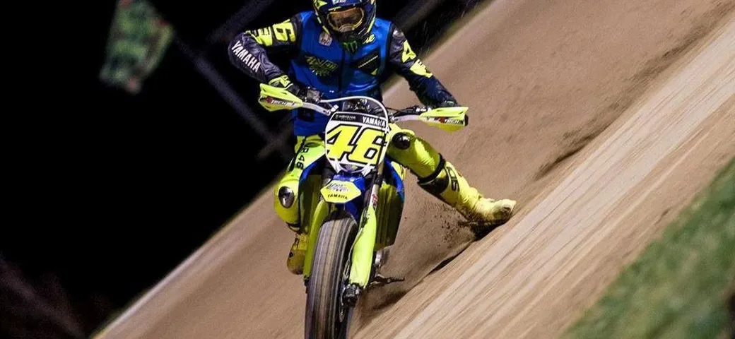 Valentino Rossi, le foto dell'allenamento... di traverso!