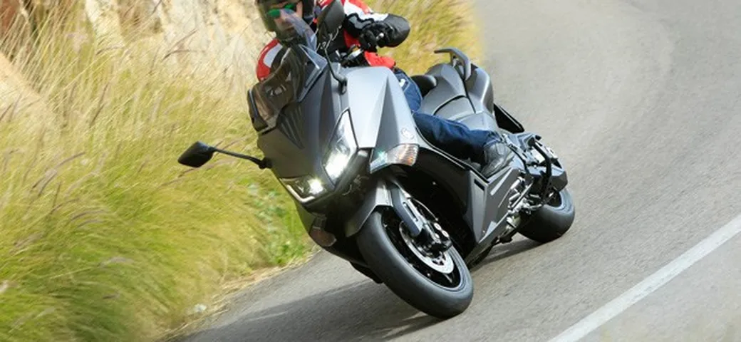 Yamaha TMAX 2015: la prova su strada