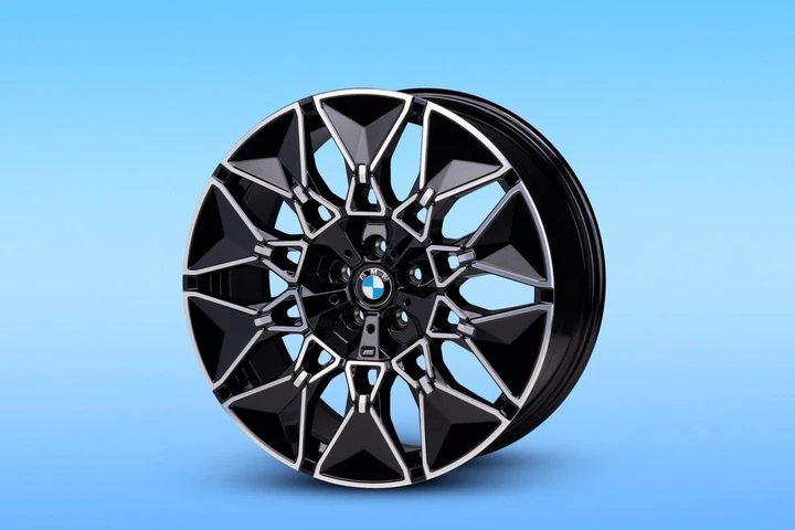 BMW i3, emissioni supply chain -33% grazie a materiali riciclati