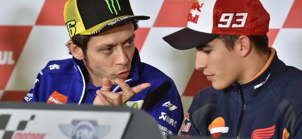 MotoGP | Marquez: dopo la stretta di mano, l'elogio a Valentino Rossi