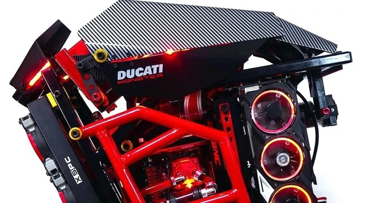 Monster PC: il computer che sembra una Ducati
